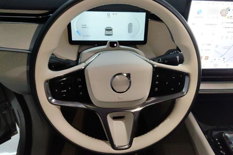 Used Volvo EM90 2025 Ultra Six-Seater Steering Wheel