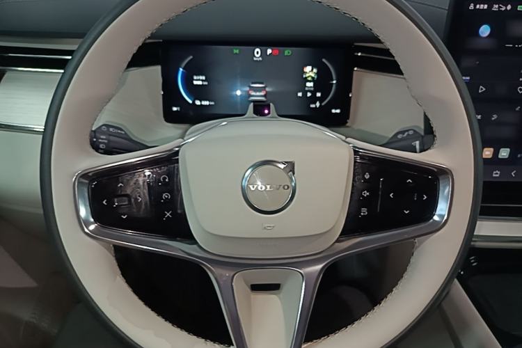 Used Volvo EM90 2025 Ultra Six-Seater Steering Wheel