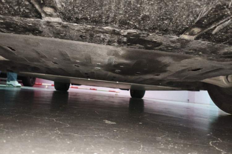 Used Volvo EM90 2025 Ultra Six-Seater Chassis Front