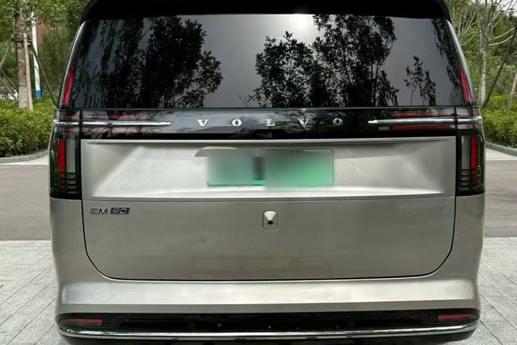 Used Volvo EM90 2025 Ultra Six-Seater Exterior 2
