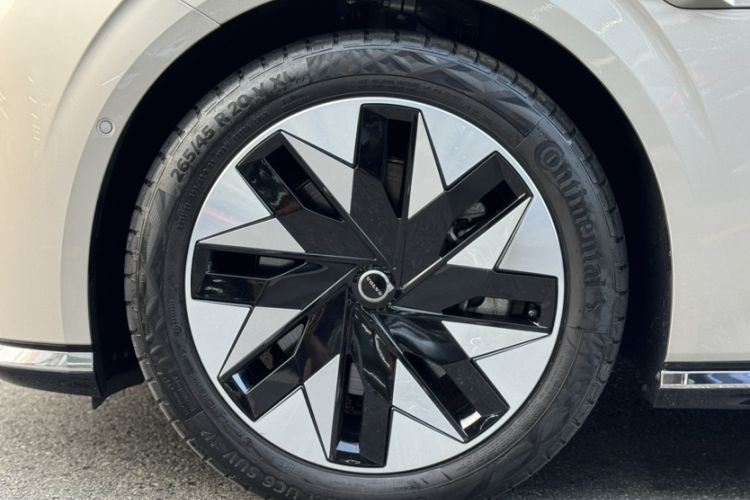 Used Volvo EM90 2025 Ultra Six-Seater Exterior 3