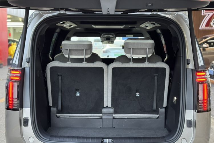 Used Volvo EM90 2025 Ultra Six-Seater Exterior 7