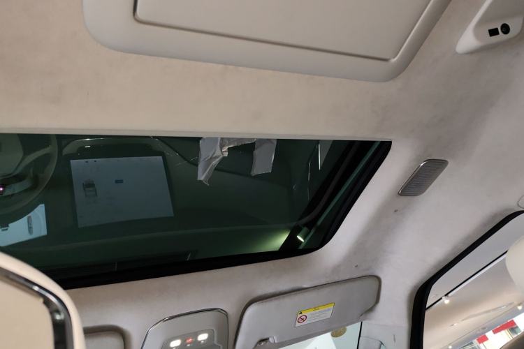 Used Volvo EM90 2025 Ultra Six-Seater Headliner