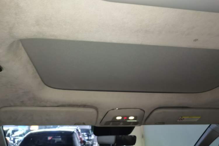 Used Volvo EM90 2025 Ultra Six-Seater Headliner