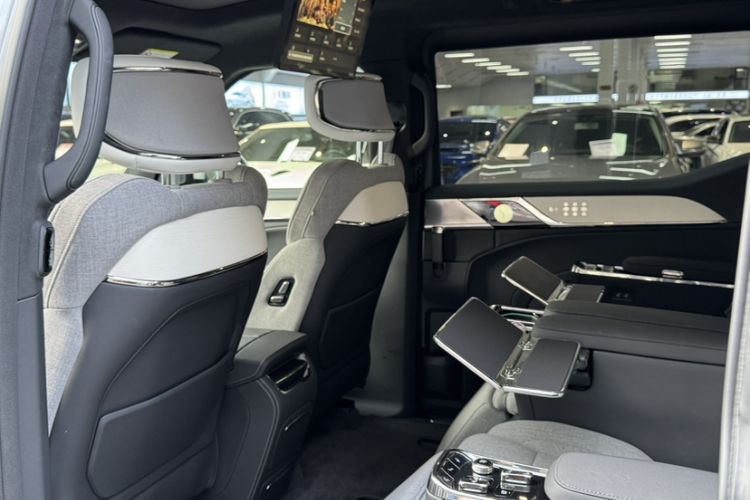 Used Volvo EM90 2025 Ultra Six-Seater Interior 14