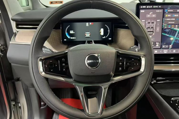Used Volvo EM90 2025 Ultra Six-Seater Interior 3