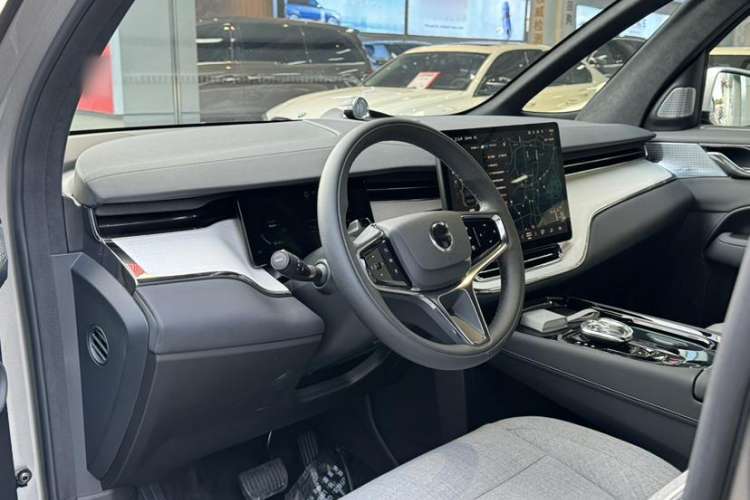 Used Volvo EM90 2025 Ultra Six-Seater Interior 3