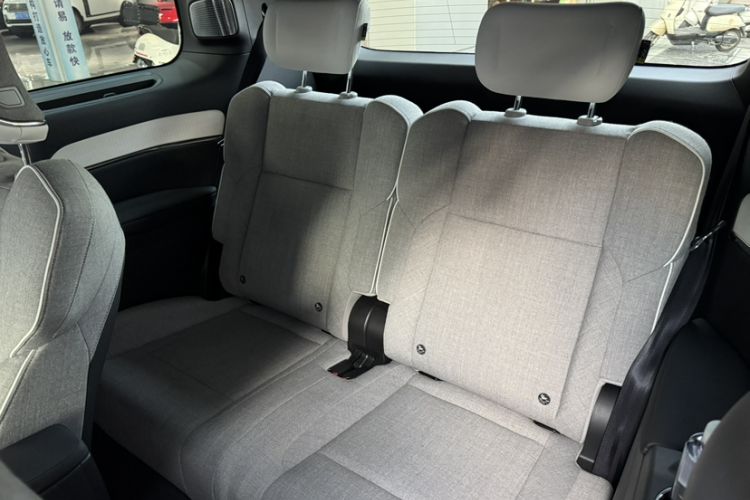 Used Volvo EM90 2025 Ultra Six-Seater Interior 5