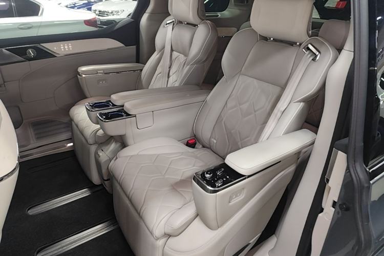 Used Volvo EM90 2025 Ultra Six-Seater Left Rear Seat