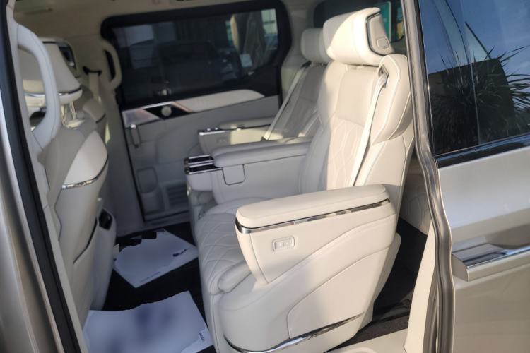 Used Volvo EM90 2025 Ultra Six-Seater Left Rear Seat