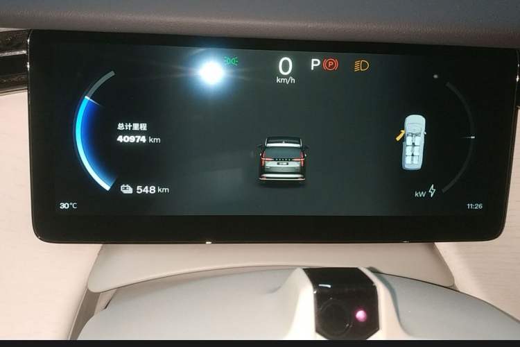 Used Volvo EM90 2025 Ultra Six-Seater Odometer Close Up