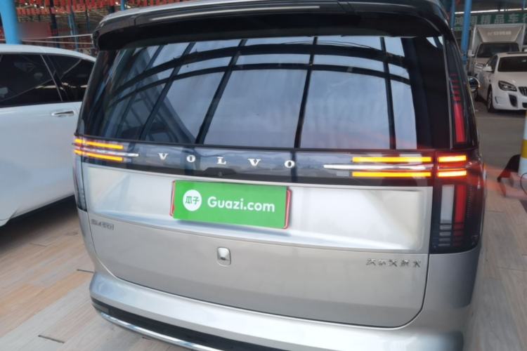 Used Volvo EM90 2025 Ultra Six-Seater Rear