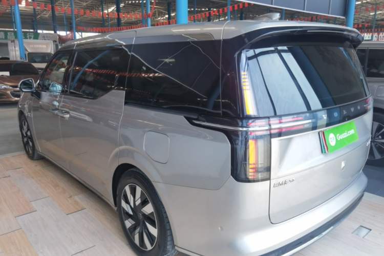 Used Volvo EM90 2025 Ultra Six-Seater Rear Left 45 Deg