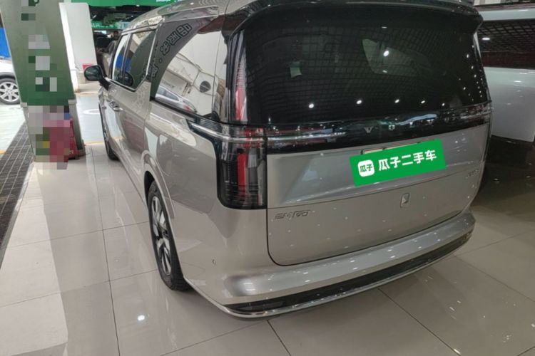 Used Volvo EM90 2025 Ultra Six-Seater Rear Left 45 Deg