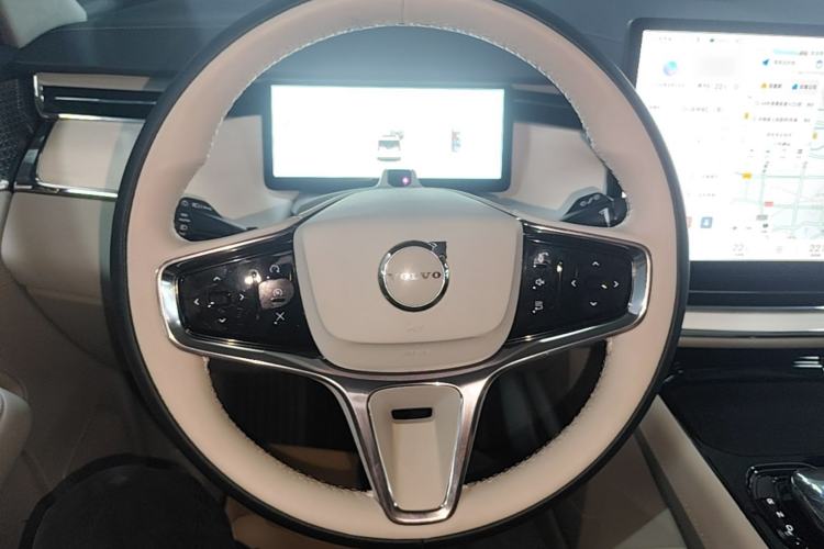 Used Volvo EM90 2025 Ultra Six-Seater Steering Wheel