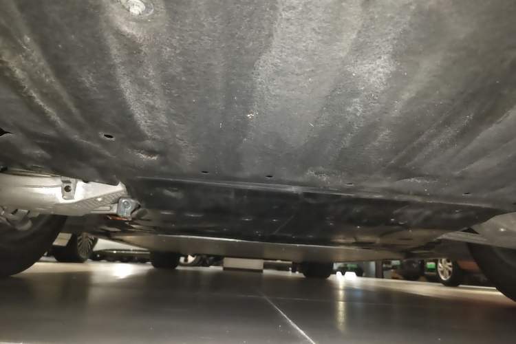 Used Volvo EM90 2025 Ultra Six-Seater Chassis Rear