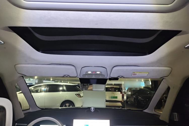Used Volvo EM90 2025 Ultra Six-Seater Headliner