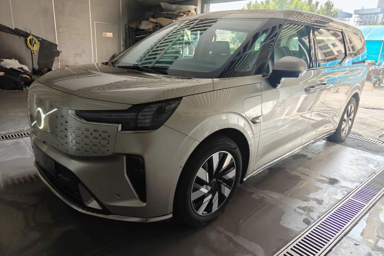 Used Volvo EM90 2025 Ultra Six-Seater Guazi used car, China used car export, Used car for sale, Used cars, Cheapest cars for sale