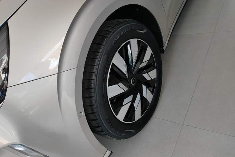 Used Volvo EM90 2025 Ultra Six-Seater Exterior 4