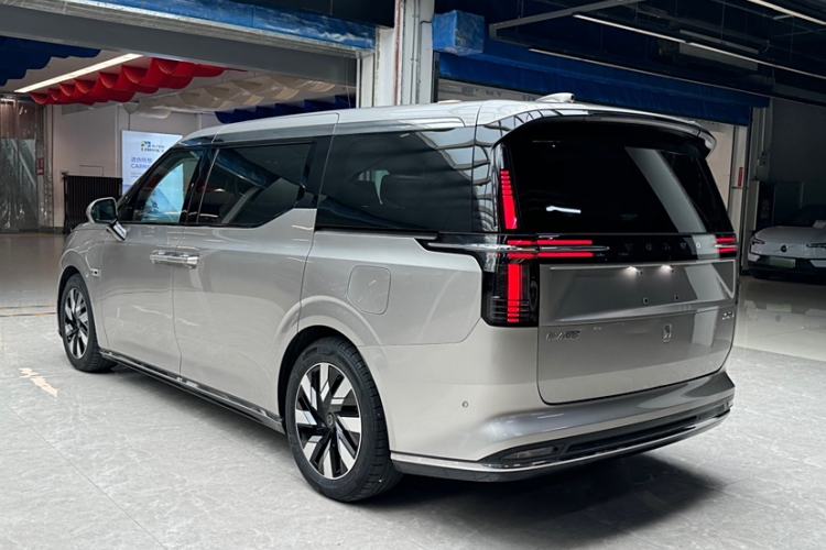 Used Volvo EM90 2025 Ultra Six-Seater Exterior 5