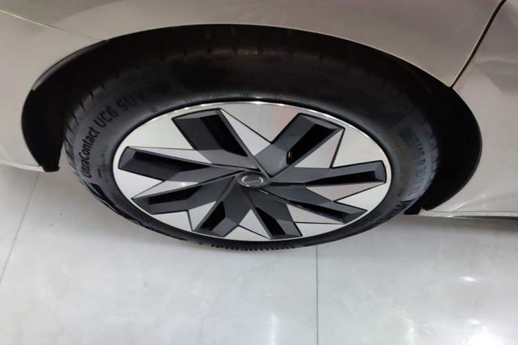Used Volvo EM90 2025 Ultra Six-Seater Exterior 5