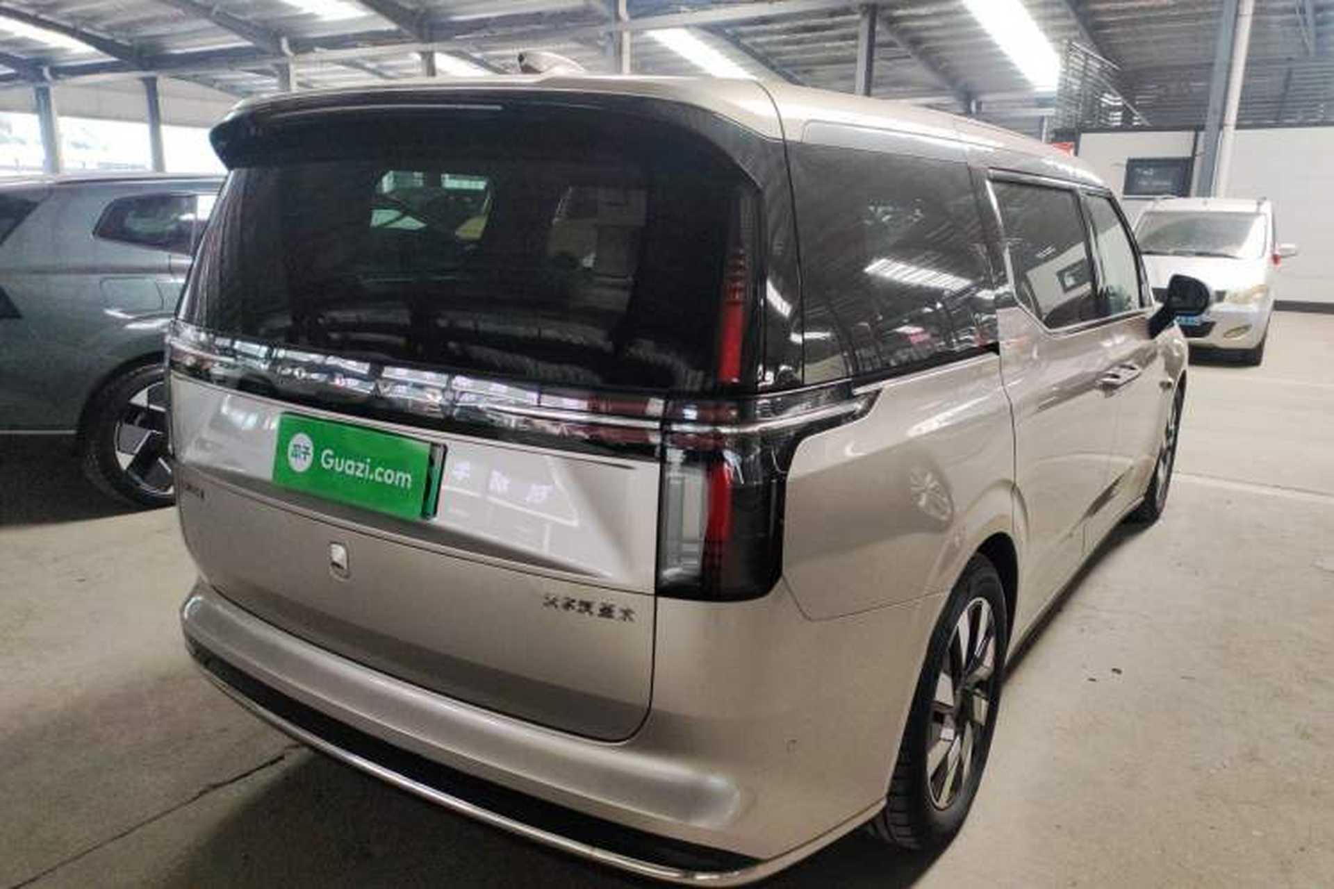 Used Volvo EM90 2025 Ultra Six-Seater Exterior 5