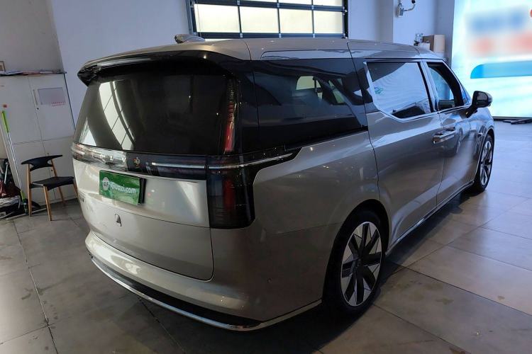 Used Volvo EM90 2025 Ultra Six-Seater Exterior 5