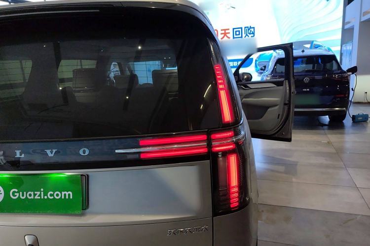 Used Volvo EM90 2025 Ultra Six-Seater Exterior 6
