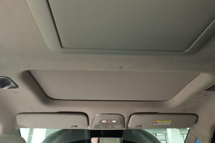 Used Volvo EM90 2025 Ultra Six-Seater Headliner