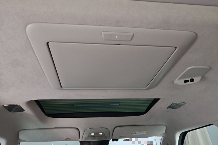 Used Volvo EM90 2025 Ultra Six-Seater Headliner