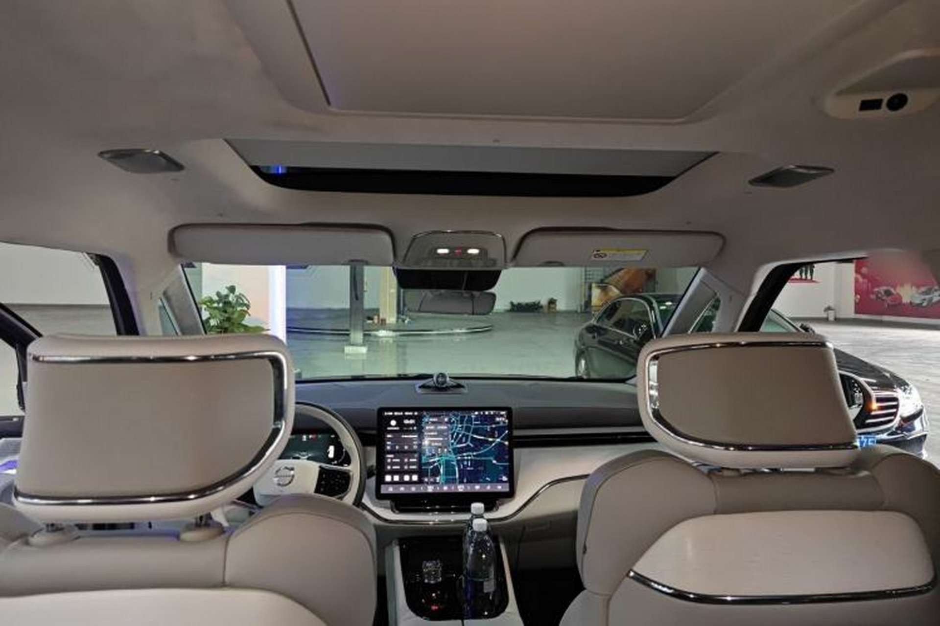 Used Volvo EM90 2025 Ultra Six-Seater Headliner