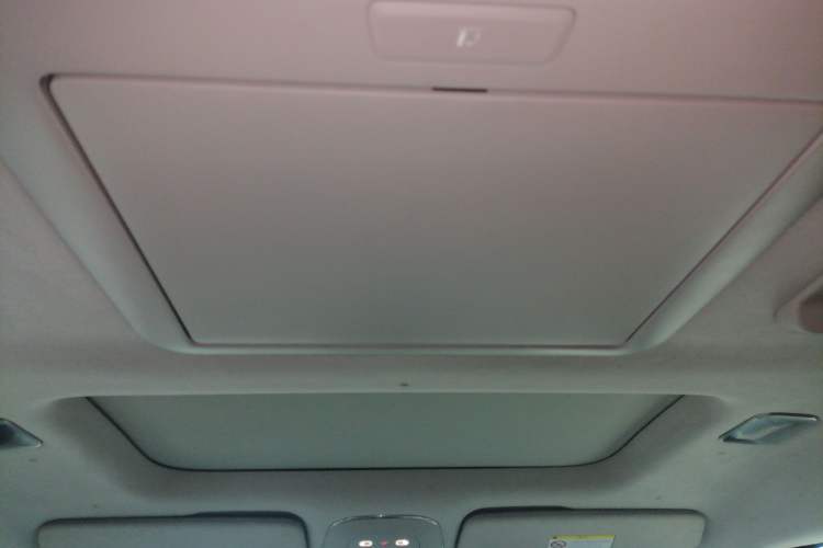 Used Volvo EM90 2025 Ultra Six-Seater Headliner