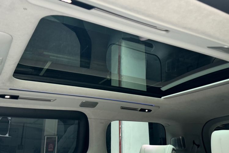 Used Volvo EM90 2025 Ultra Six-Seater Interior 11