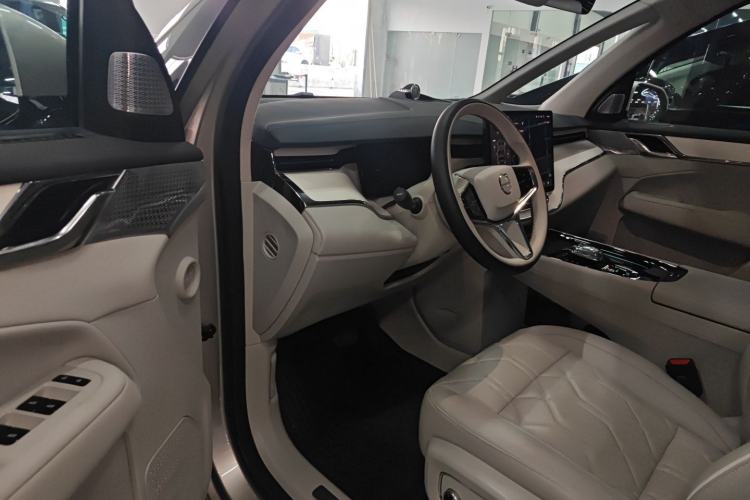 Used Volvo EM90 2025 Ultra Six-Seater Interior 3