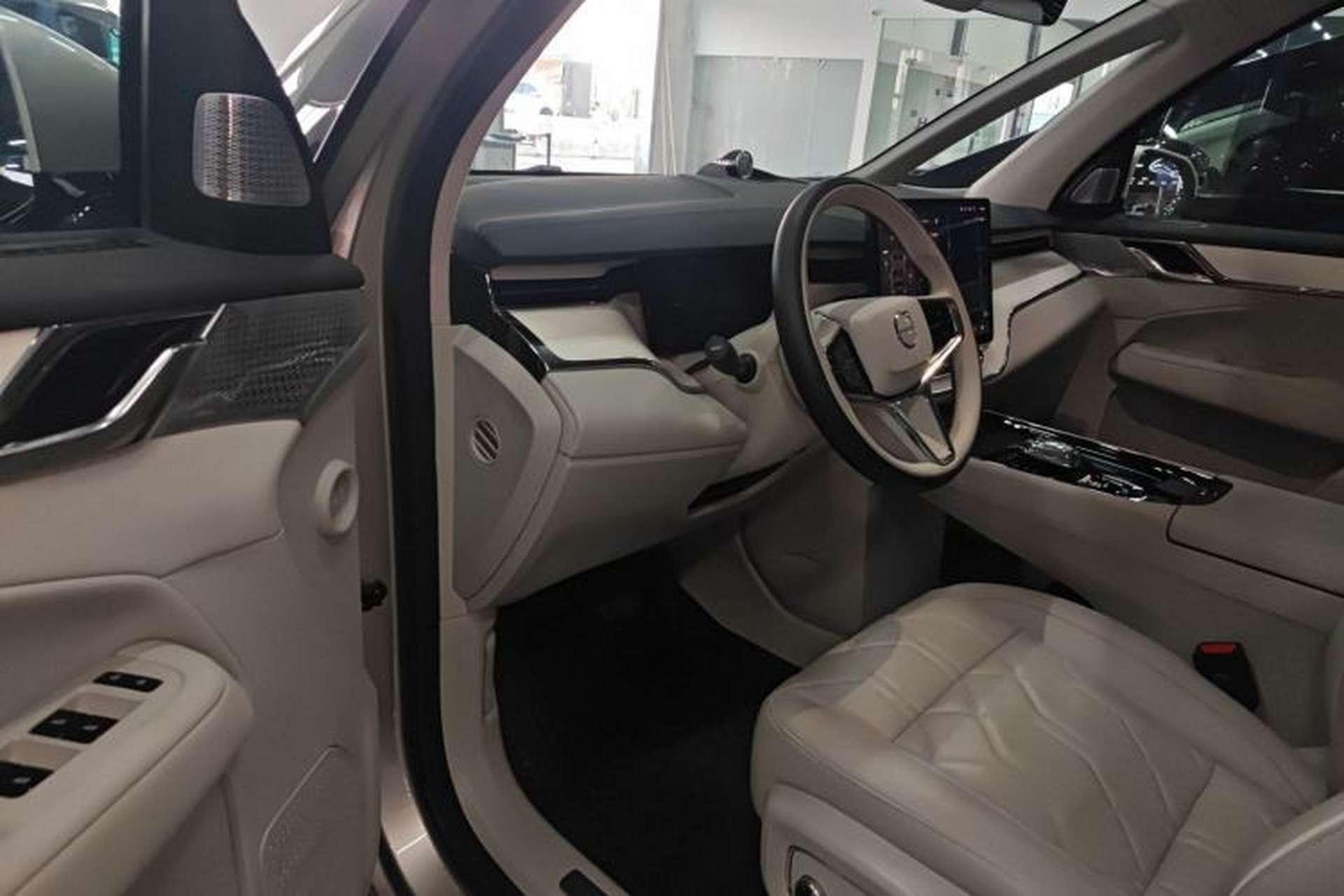 Used Volvo EM90 2025 Ultra Six-Seater Interior 3
