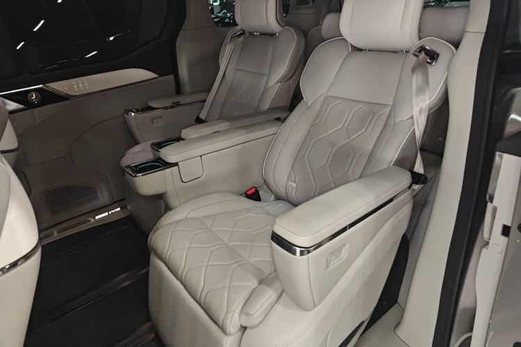 Used Volvo EM90 2025 Ultra Six-Seater Interior 4