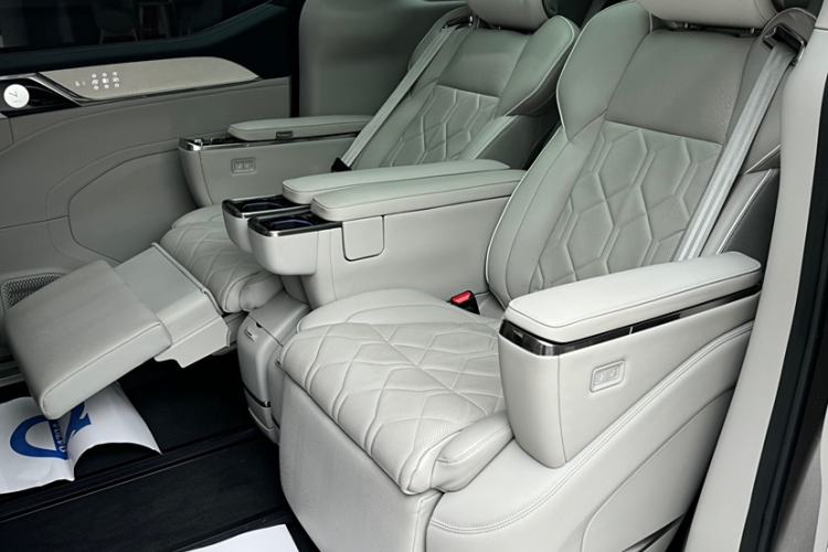 Used Volvo EM90 2025 Ultra Six-Seater Interior 5