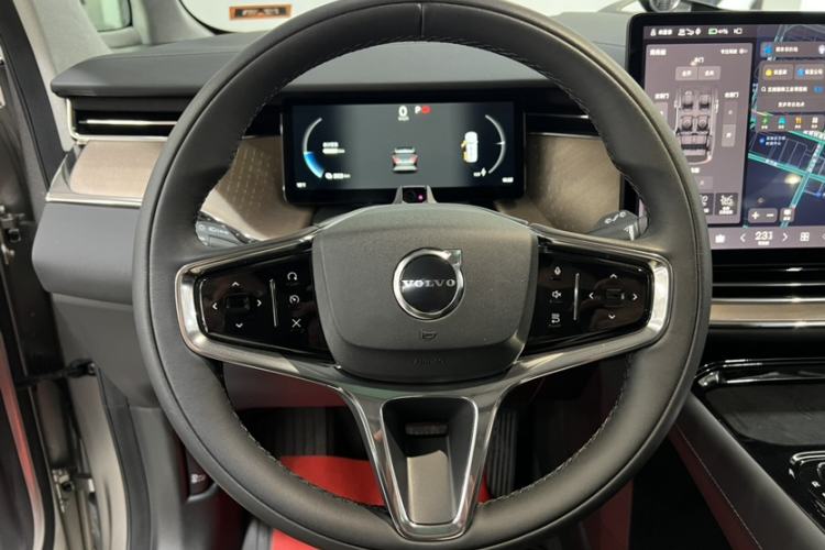 Used Volvo EM90 2025 Ultra Six-Seater Interior 6