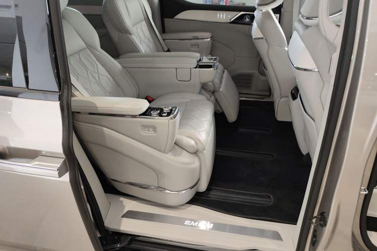 Used Volvo EM90 2025 Ultra Six-Seater Interior 6