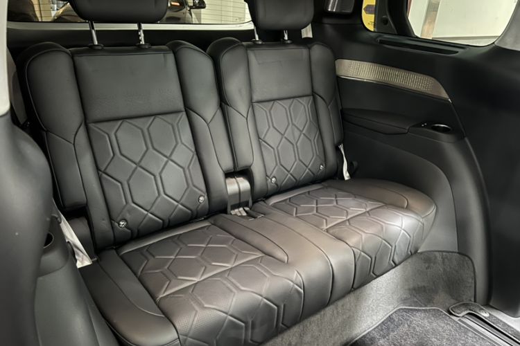 Used Volvo EM90 2025 Ultra Six-Seater Interior 8