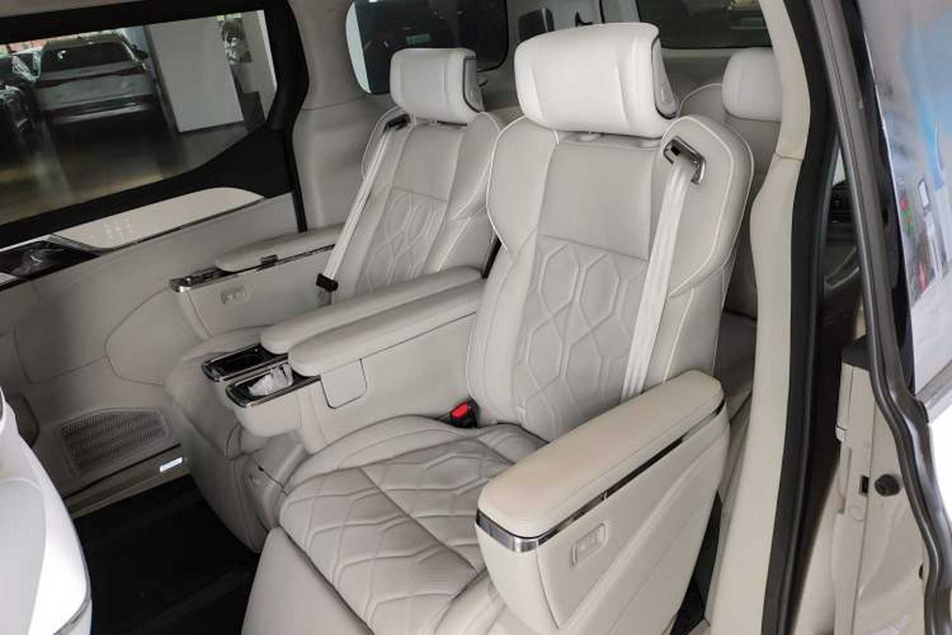 Used Volvo EM90 2025 Ultra Six-Seater Interior 8