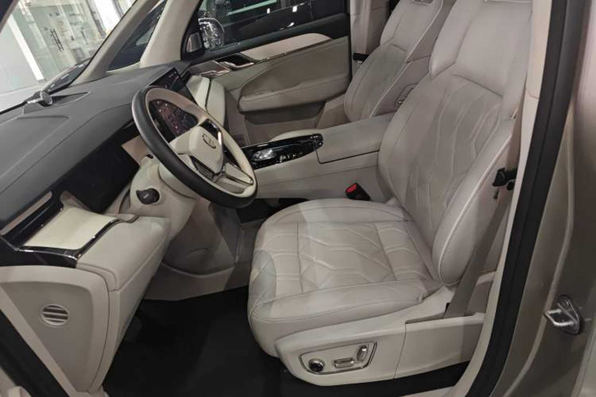 Used Volvo EM90 2025 Ultra Six-Seater Left Front Seat