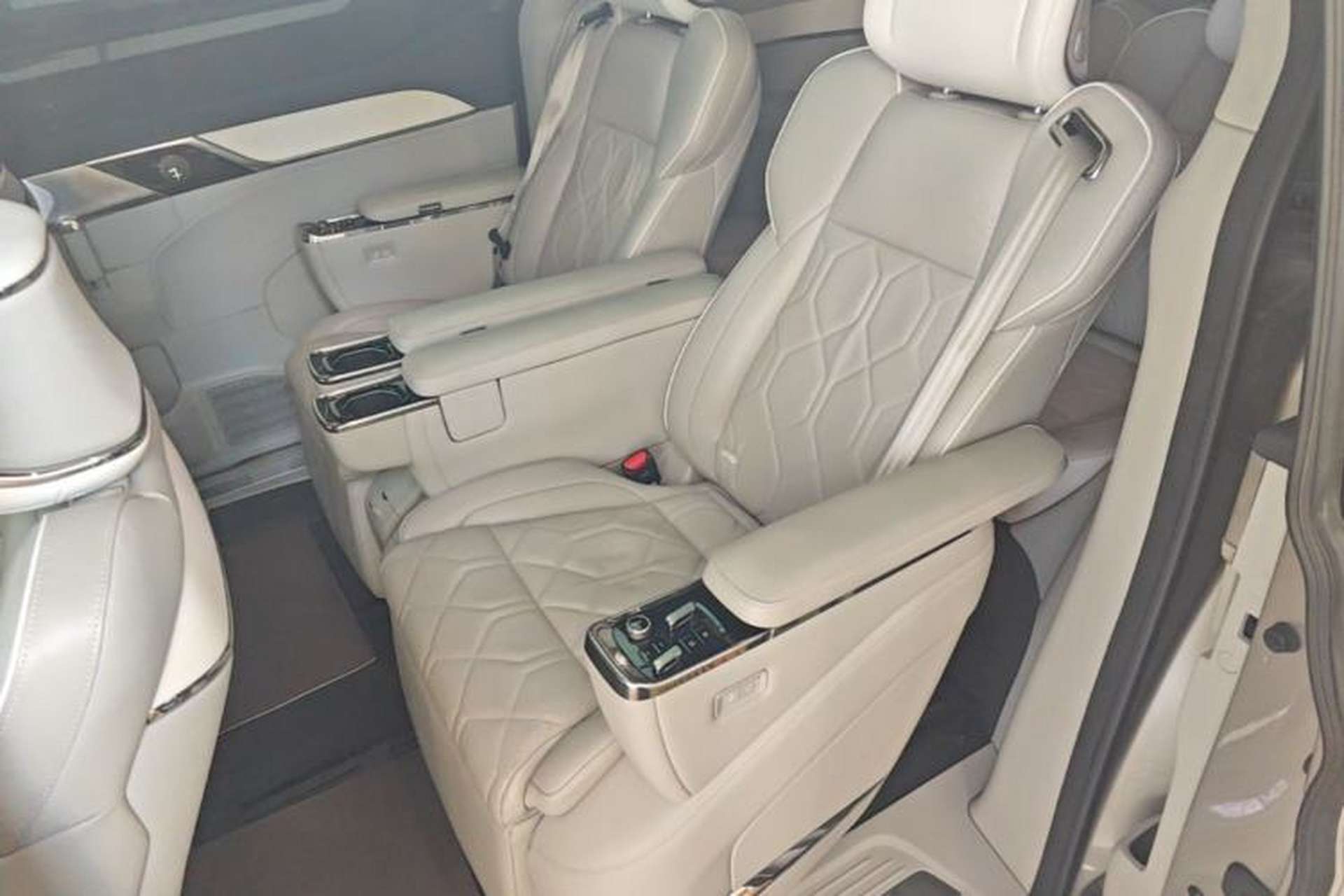 Used Volvo EM90 2025 Ultra Six-Seater Left Rear Seat