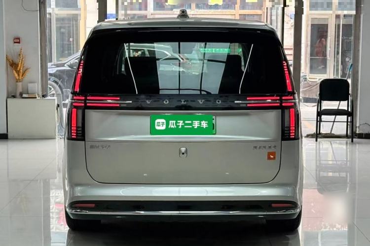 Used Volvo EM90 2025 Ultra Six-Seater Rear