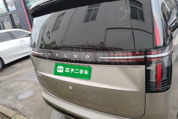 Used Volvo EM90 2025 Ultra Six-Seater Rear
