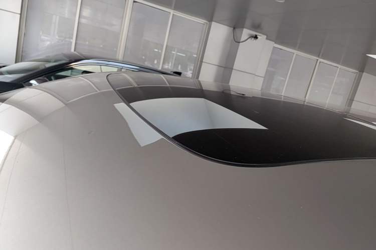Used Volvo EM90 2025 Ultra Six-Seater Roof