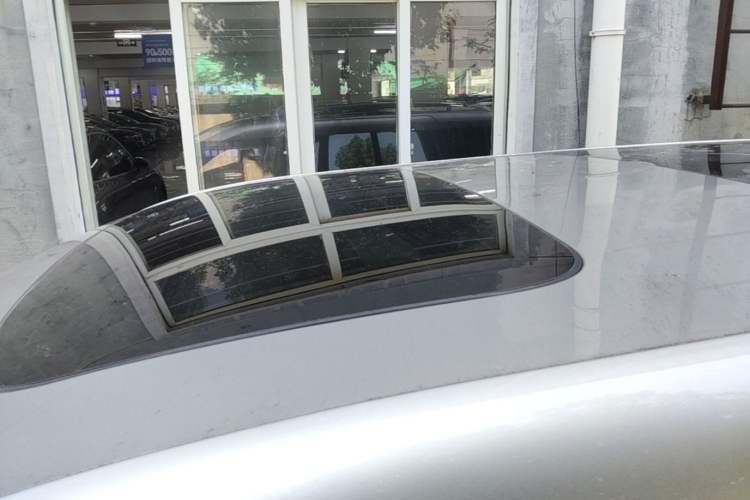 Used Volvo EM90 2025 Ultra Six-Seater Roof