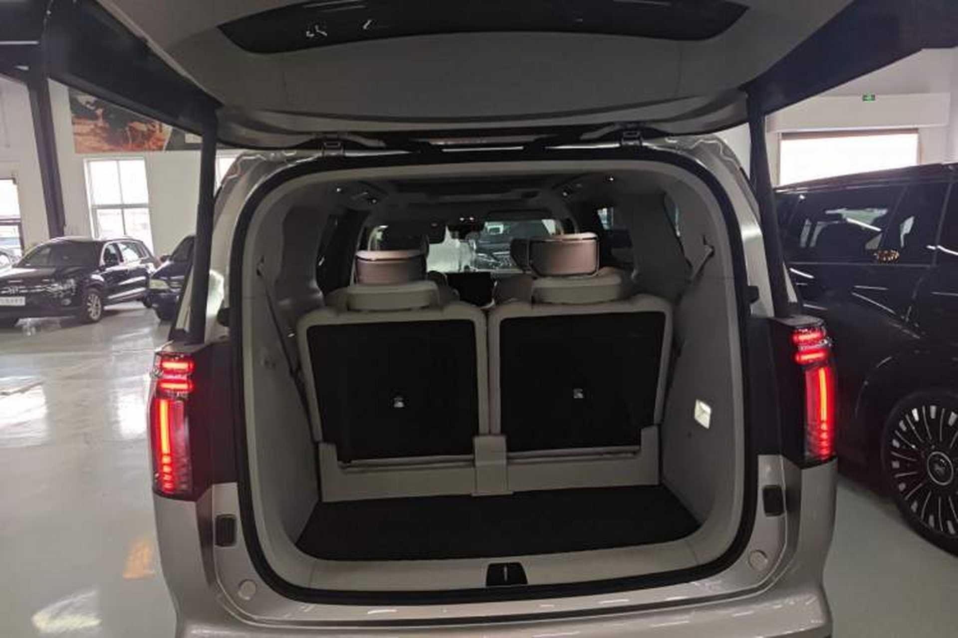 Used Volvo EM90 2025 Ultra Six-Seater Trunk