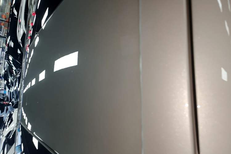 Used Volvo EM90 2025 Ultra Six-Seater Roof