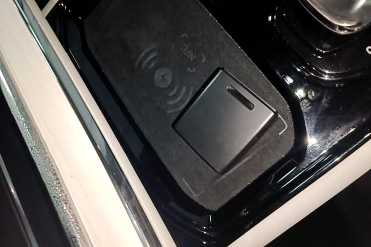 Used Volvo EM90 2025 Ultra Six-Seater Vehicle Key